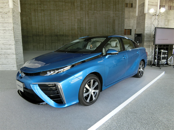 「水素社会」礼賛報道の陰で<br />燃料電池車が迎える苦境(上)