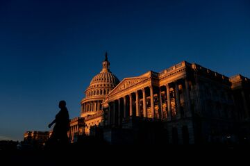 米中間選挙迫る　上院の争点は「中絶・経済」