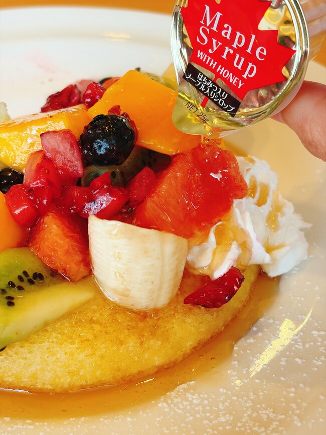 「想像以上にフルーツ盛りだくさん」「キラキラ宝石みたい」ガストの“好きなものだらけスイーツ”が贅沢すぎる！「テンション上がります」