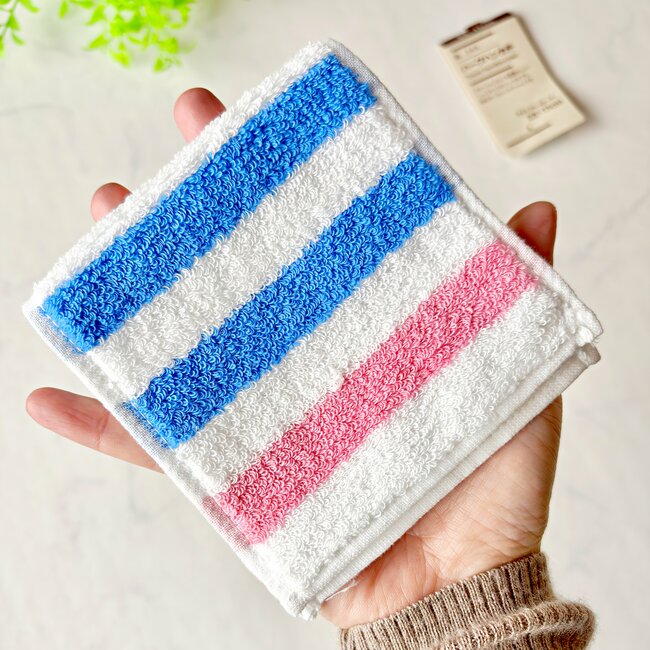 「持ち歩きやすくて助かる」ローソンでしか買えない“無印良品の天才グッズ”可愛い上に優秀すぎる！「かさばらなくて絶妙」「シワにならないのが最高すぎ」