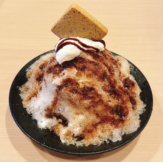 「美味すぎてほぼ毎日食べてる」ガストの“デカすぎスイーツ”てんこ盛りでボリューム満点！「リピ決定」「激ウマでした」《実食レビュー》