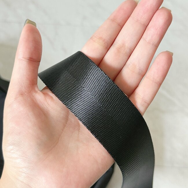 「毎日使っています」ハニーズの“ポケットたくさんバッグ”が収納力たっぷりで感動！「色違いも欲しくなりました」「サイズ感がちょうどいい」《購入レビュー》