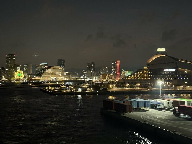 美しい神戸港の夜景