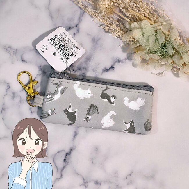 カードや診察券が22枚入る…!ワークマン新作の「980円ミニ財布」ガバッと開いて取り出しやすい!