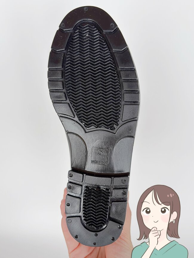 「安さにびっくりして衝動買い」ダイソー姉妹店の“高見えレインブーツ”がコスパ抜群すぎる！「以前在庫なくて買えなかった」「ぜんぜん安っぽく見えない」