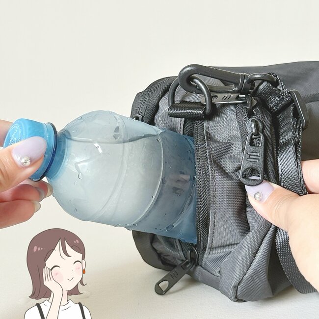 「雨が多いので助かります」3COINSの“天才が考えたバッグ”ぬれた傘をそのまま突っ込めて超便利！「コンパクトだけど色々入る」「通勤などに使ってます」《購入レビュー》