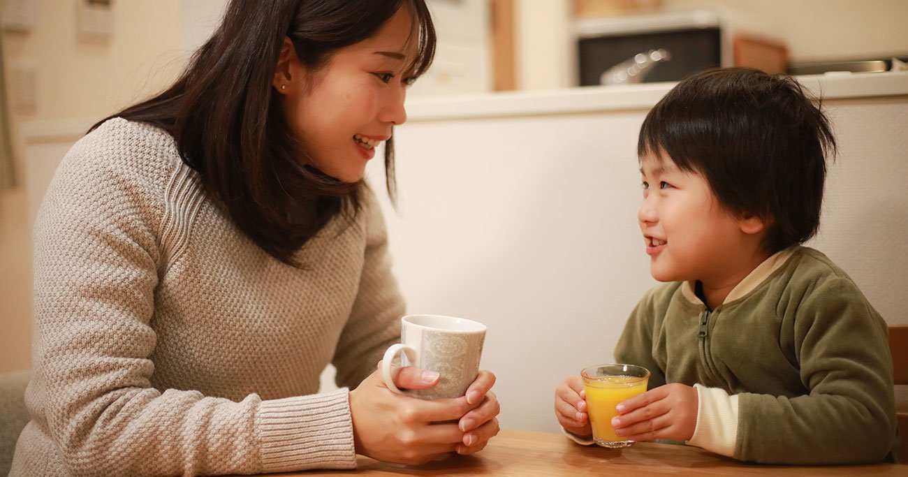 「話をよく聞く親」の子どもは学力が高い?