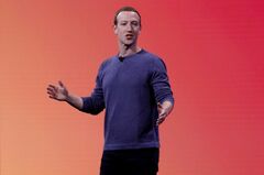FBの有害コンテンツ対策不十分、公民権巡る懸念消えず＝報告書