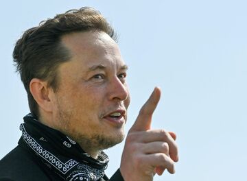 マスク氏さらにテスラ株売却必要、約束履行なら