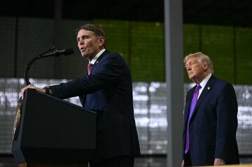 トランプ氏、共和党内の宿敵を口撃