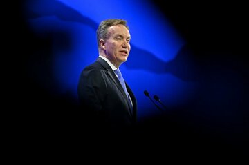 世界経済フォーラム総裁が辞任　エプスタイン調査受け