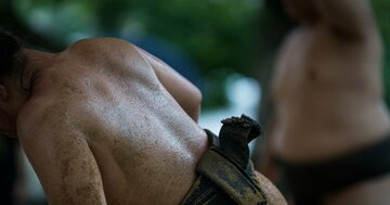 お相撲さん御用達「超巨大パンツ」をわざわざ買いに来た意外な人物