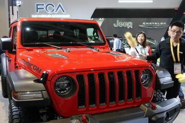 FCAと鴻海、電気自動車開発で合弁会社設立へ