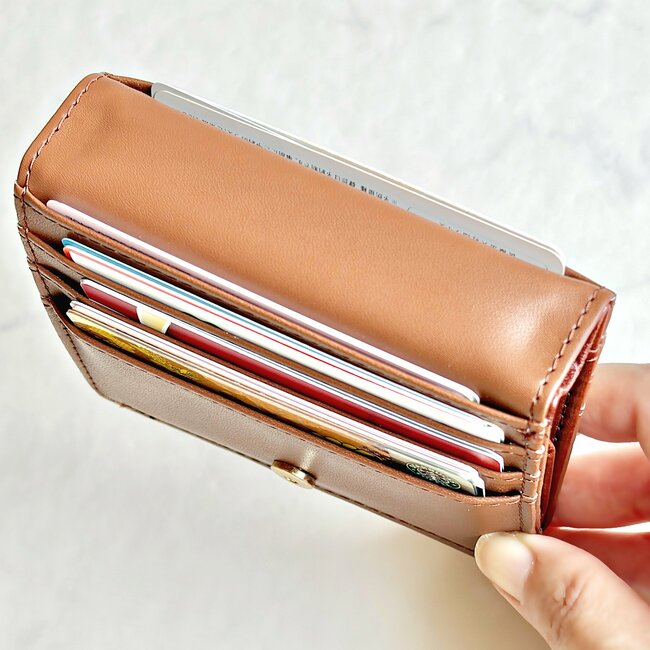 カードや診察券が27枚入った！しまむら×スヌーピーの「ぺたんこ財布」お札が折らずに入るし、小銭が取り出しやすくて嬉しい！《購入レビュー》