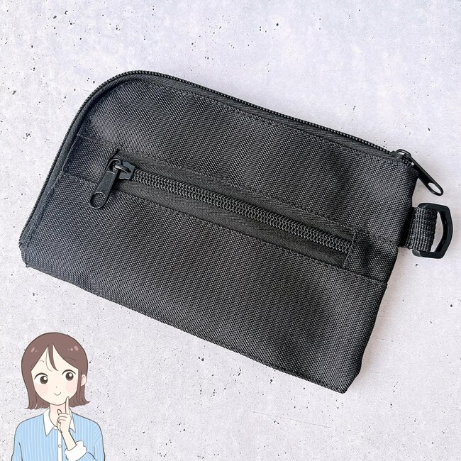 【ダイソー】カードが40枚も入った！ガバッと開く「ぺたんこポーチ」お財布代わりにもなって優秀！《購入レビュー》