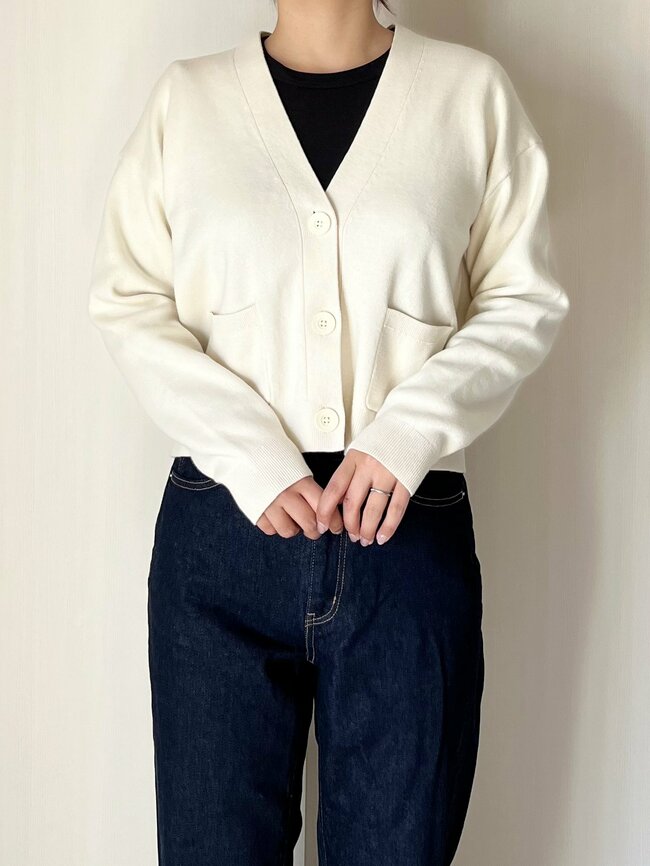 「ニットは全部これにしたい」「本当に可愛くて感動」ユニクロの“ゆったりカーディガン”さっと羽織るだけでカワイイ！「家族にも褒められました」