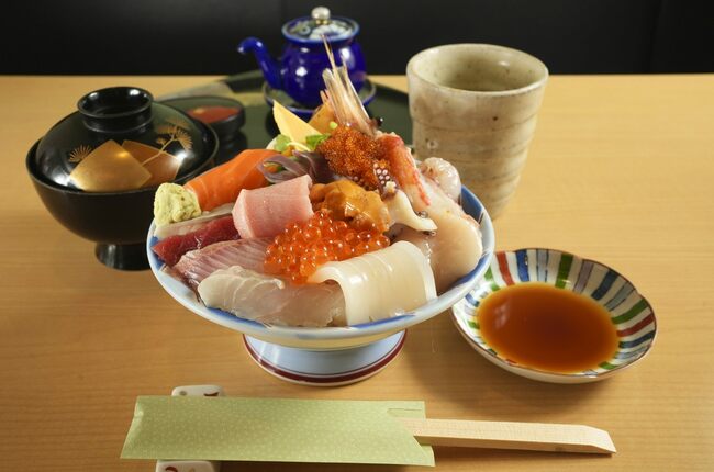 札幌の王道グルメBest5！高コスパ豪華海鮮丼、濃厚味噌ラーメン…【店舗情報付き】