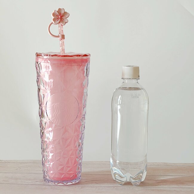 「ラスいちゲットしました」「可愛すぎる」スタバの“宝石みたいなタンブラー”キラキラ輝いて美しすぎる！「残り3点くらいで無事買えた」