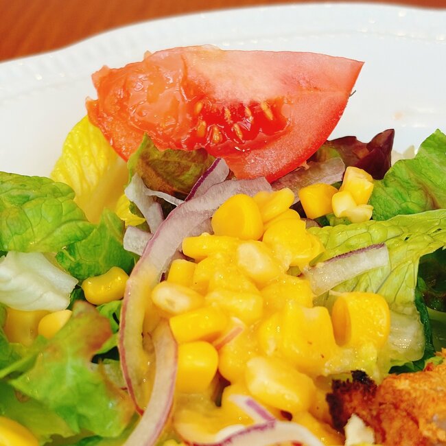 こりゃ通い詰めたくなるわ!ロイヤルホストの“平日限定ランチ”1100kcal超えでボリューム満点!「とっても美味しい」「コスパ最高」