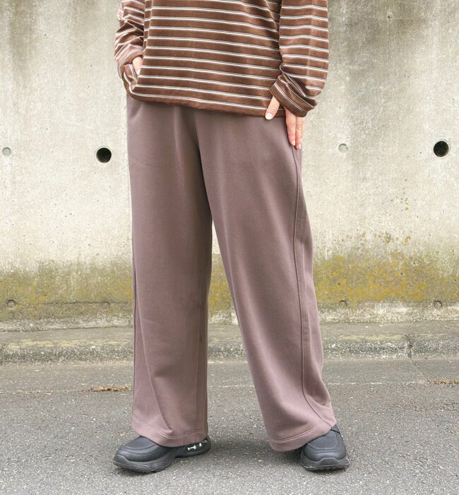 「ウエストが本当に楽!」無印良品の“2990円ワイドパンツ”体型カバーできて快適すぎる…!「この値段なのありがたい」「色も可愛くて気に入りました」《購入レビュー》