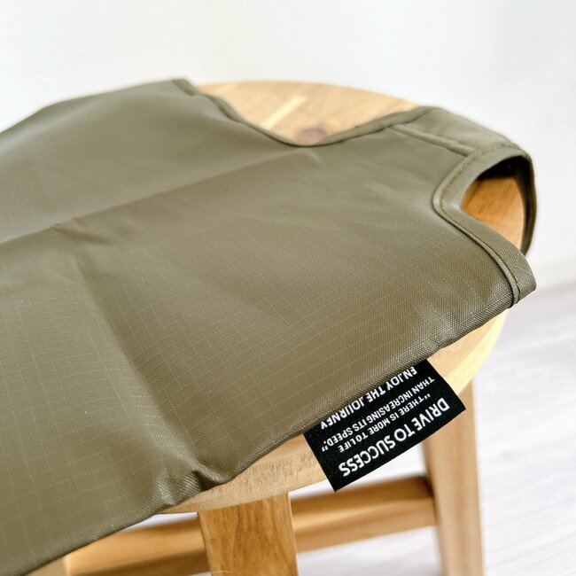 「お米を持って帰ってもやぶれない」3COINSの“25kg入るエコバッグ”が強すぎる…!「肩にかけても痛くない」「ディズニーで大活躍」