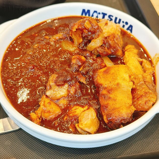 「好きすぎて365日食べたい」松屋の“やみつきメニュー”鶏肉ごろごろでウマすぎる！「想像よりボリューミー」「定番化してくれ」