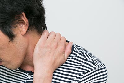 ただの肩こりじゃなかった!重病を知らせる「痛み」8選