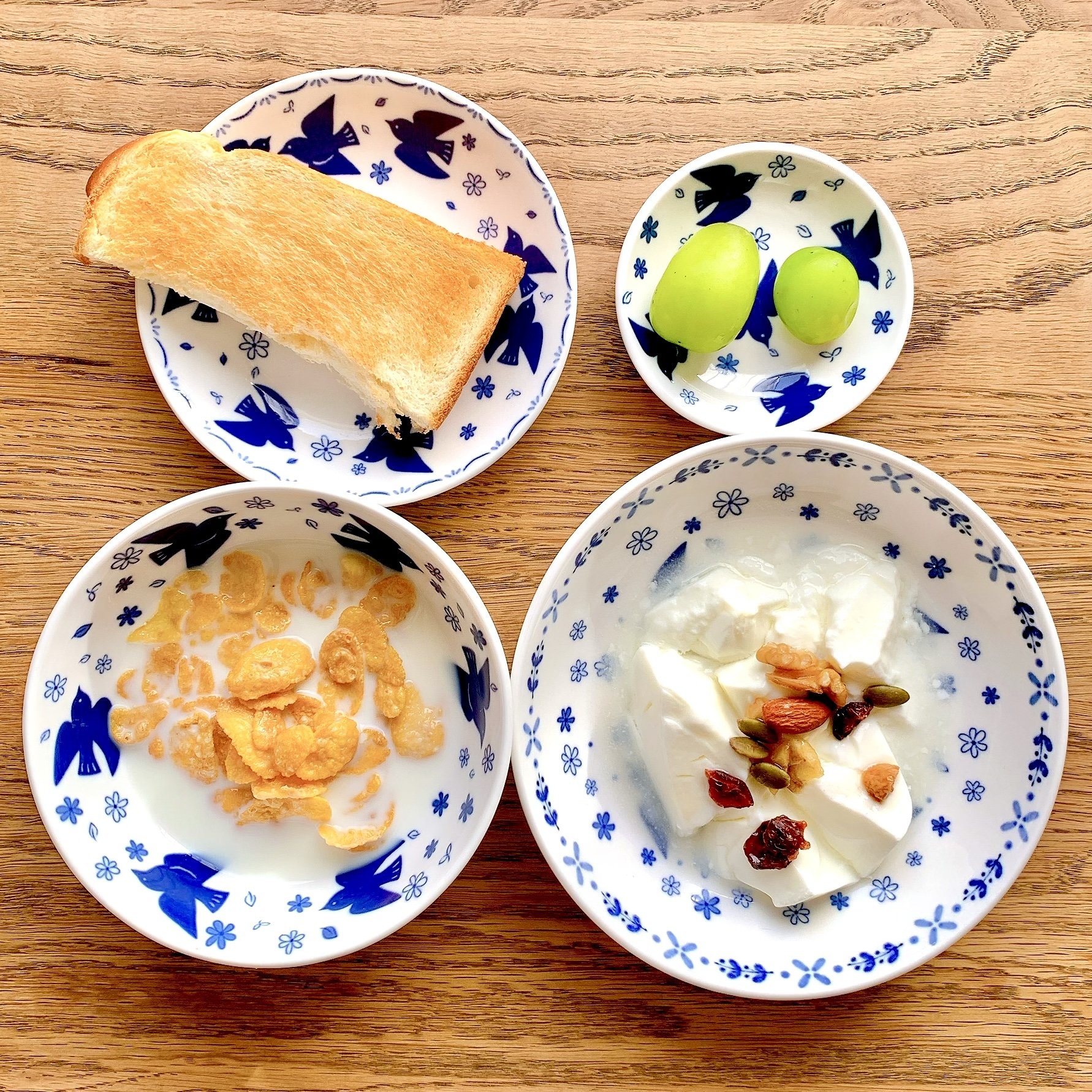 家のお皿、同じシリーズで揃えたい！セリアの「喫茶店みたいな食器」朝食もおしゃれに盛り付けられる！《購入レビュー》