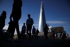 英のデルタ株流行、ピーク過ぎたか