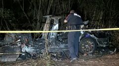 テスラ車死亡事故、米当局が衝突の経緯巡り疑問呈す
