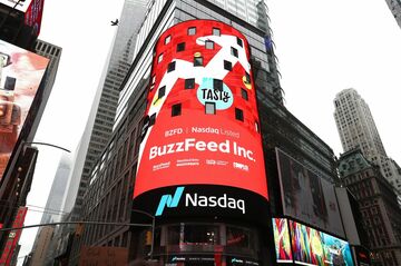 米バズフィード、編集長が退任　人員削減も発表