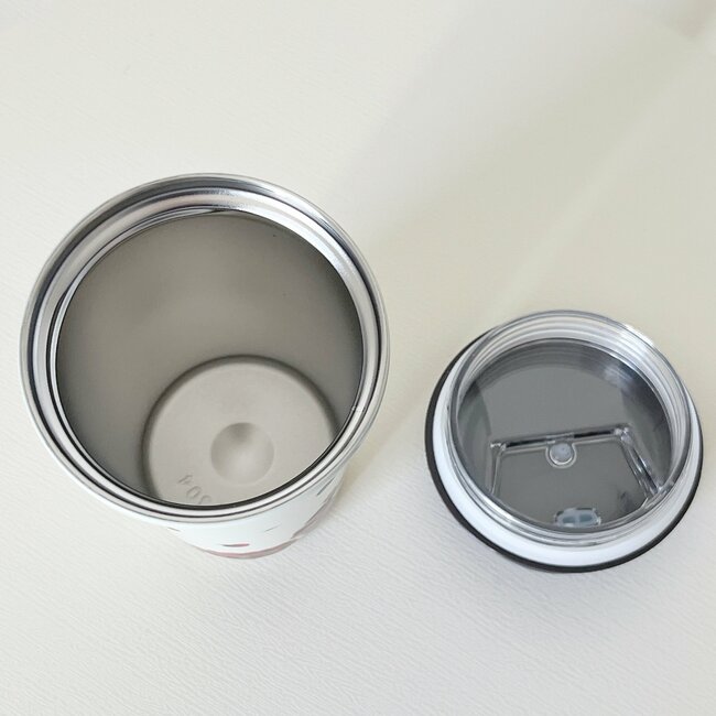 「とにかく可愛いのひとことです！」「一目惚れで購入しました」アフタヌーンティーの“絵本みたいなタンブラー”ふわふわのウサギがかわいすぎる！「視界に入る度にテンションが上がります」