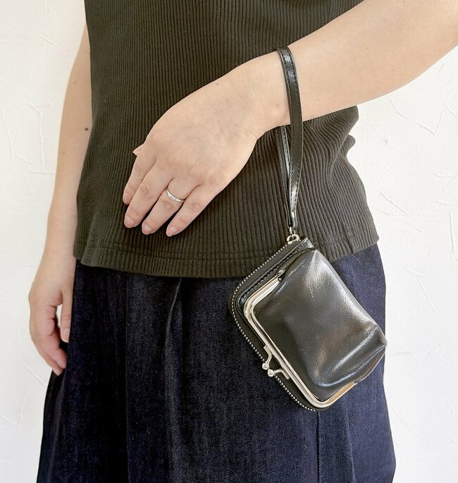 【しまむら】小銭とカードがたっぷり入って感動！1639円の「ガバッとひらくミニ財布」お会計がスムーズになった！《購入レビュー》