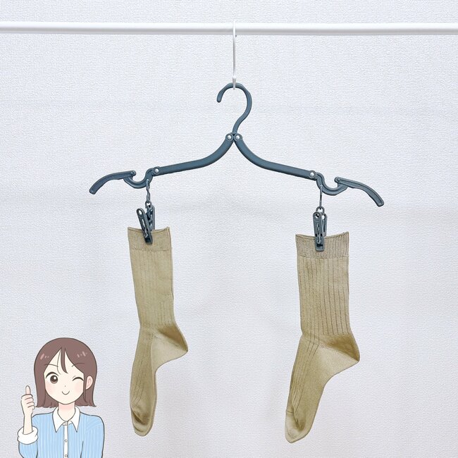 「コンパクトで良い」「追加で購入しました」3COINSの“天才が考えたハンガー”1本で何役もこなしてくれる！「旅行の際は必ず持参しています」