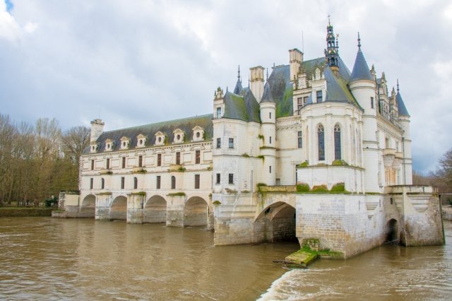 フランスの世界遺産 川に浮かぶように建つ シュノンソー城 の歩き方 地球の歩き方ニュース レポート ダイヤモンド オンライン