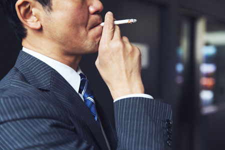 喫煙者を追いつめすぎるのは、社会にとってダメージです