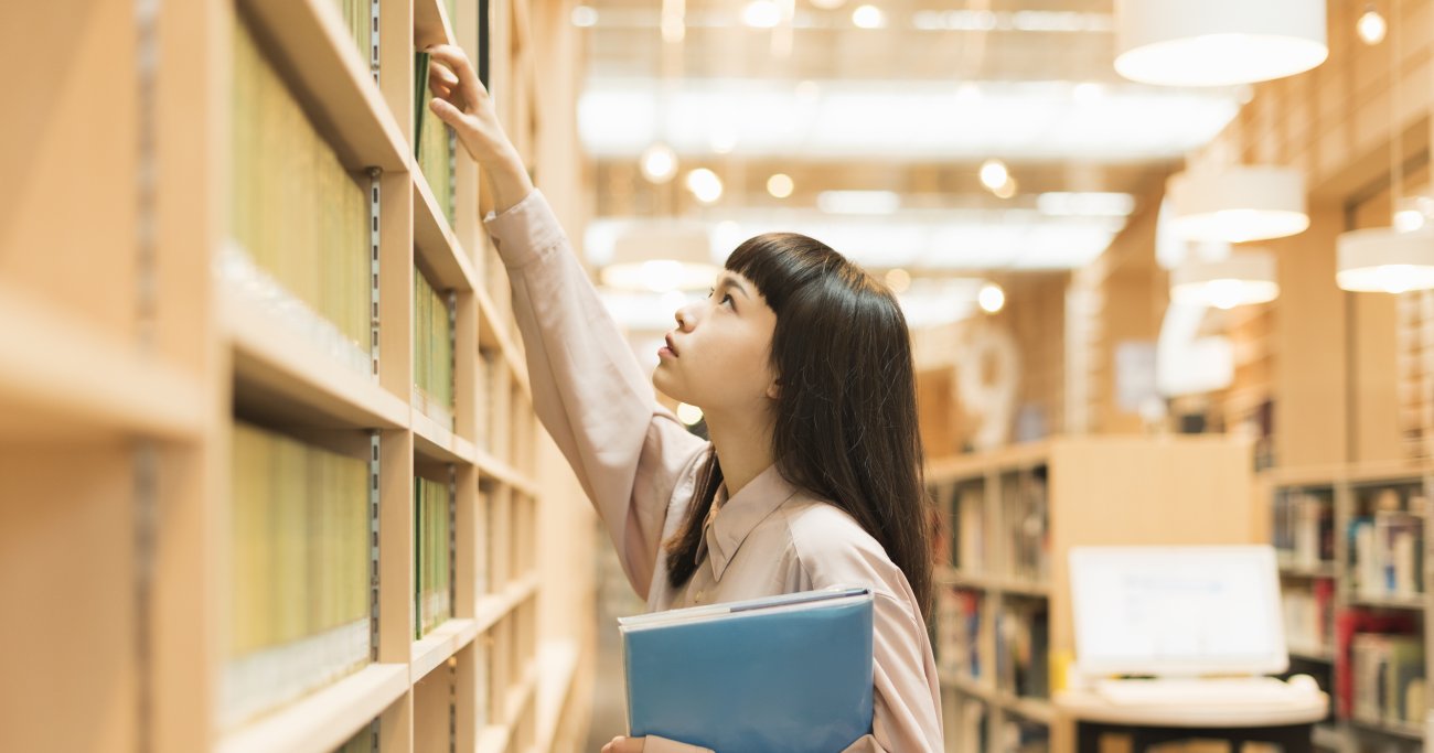 「図書館で読書とか、真面目かよ笑笑」と学びをバカにしてくる人の行動原理