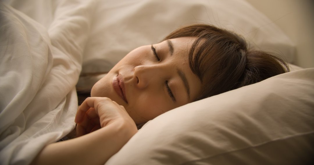 夜、考えごとをしてモヤモヤせず<br />ぐっすり眠れるとっておきの方法
