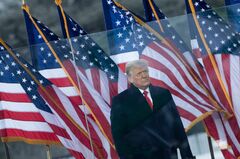 トランプ氏、3度目起訴　大統領選敗北を覆そうと画策