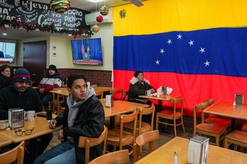 歓喜に沸く世界各地のベネズエラ人、今後には懸念も