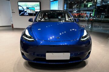 ツイッターでのよそ見、テスラ株主は警戒を