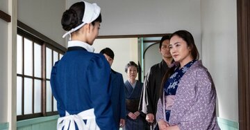 ほほ笑む飯尾和樹！地味な存在感でも「いてくれてよかった」と感じたワケ〈風、薫る第41回〉