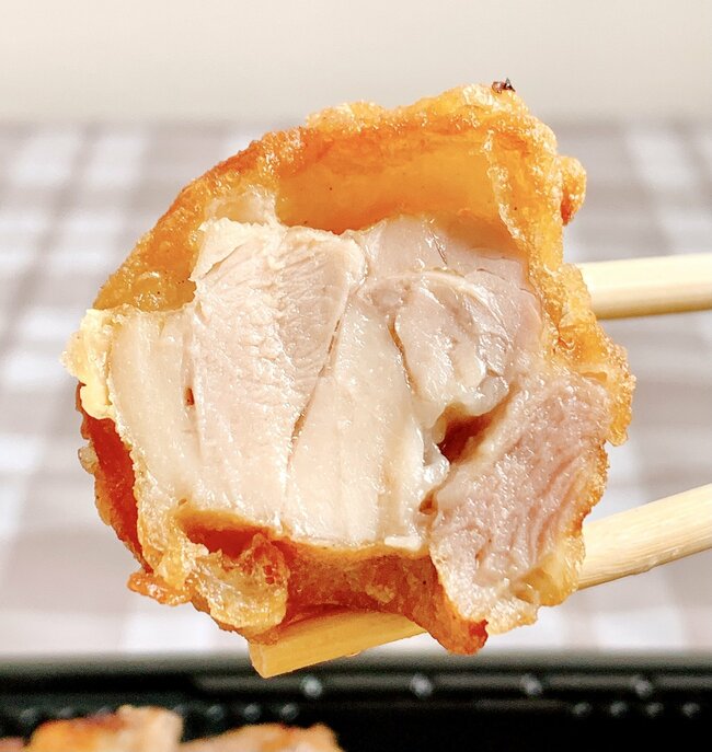 おかずの量がおかしいって…！ほっともっとの“よくばり弁当”ステーキ6枚、エビフライ、から揚げ、メンチはやりすぎだよ！「肉祭りみたい」「インパクトでけぇ…」