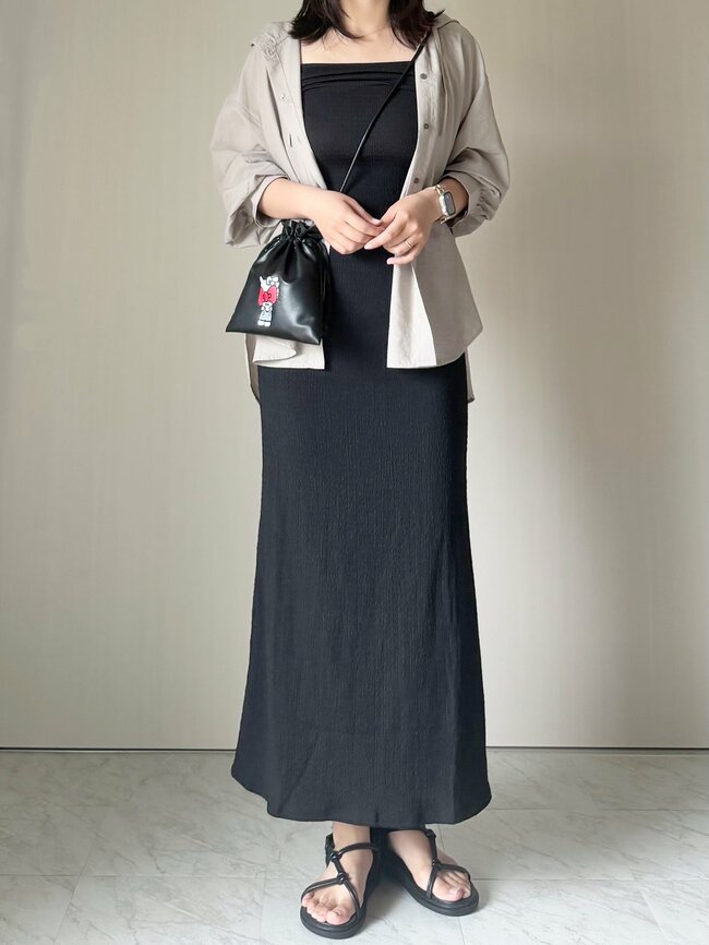 「買って大正解！」グローバルワークの“パーカーみたいなシャツ”おしりまでカバーできて天才すぎる！「重宝まちがいなし」「オシャレでとても気に入りました」