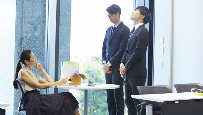 40代、50代は「体罰上等」という価値観で育ってきただけに、無駄に嫌われ役を買って出る傾向にあります。
