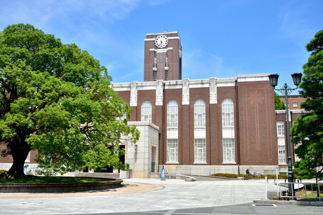 創立100周年を迎えた目白研心中学校・高等学校(東京・新宿区)