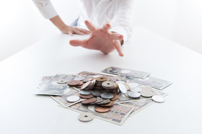年金の手取りを減らす、健康・介護「保険料インフレ」の実態