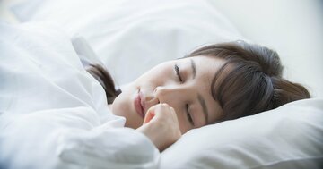 お腹のたるみをラクに改善! 朝たった10秒、布団の中でできる習慣とは?【書籍オンライン編集部セレクション】