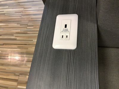 「IASS Executive Lounge 2」のコンセント