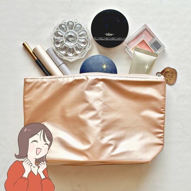 おくすり手帳や処方薬がまるっと入った！コメダ珈琲の「自立する大容量ポーチ」保冷もできて使い勝手バツグン！《購入レビュー》
